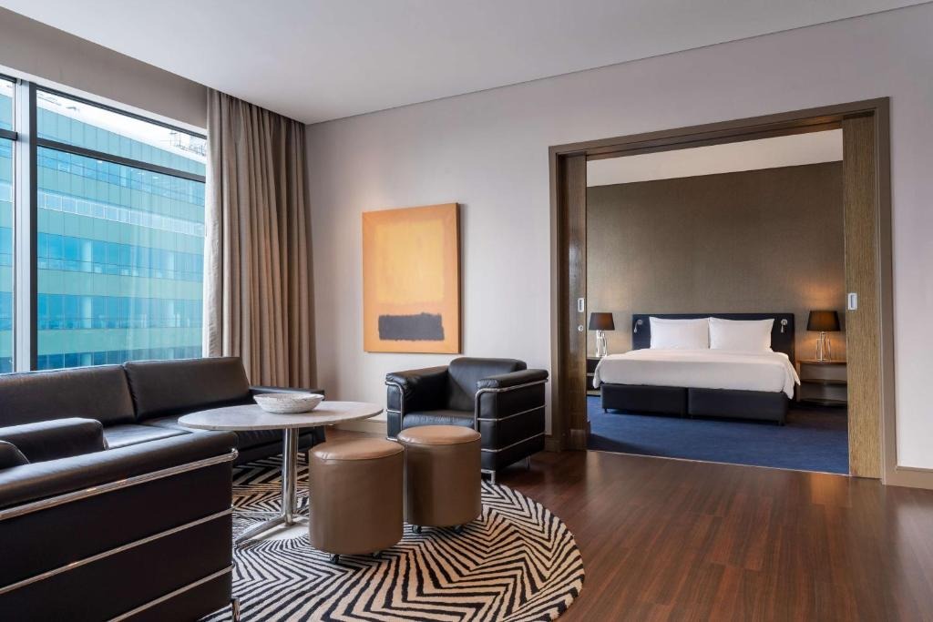 هتل رادیسون بلو سندتاون